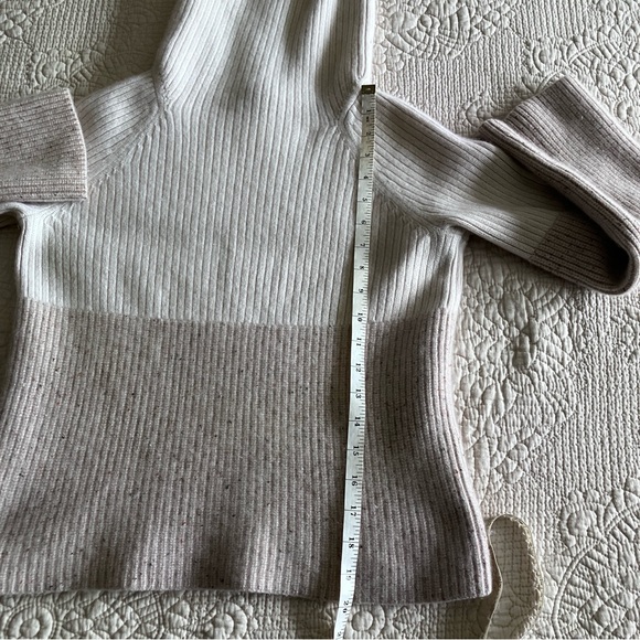 Ann Taylor ribbed heavy gauge 2 toned wide turtleneck - Picture 6 of 9